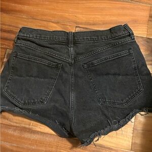 Abercrombie & Fitch The Mom Short High Rise Black Denim | Size 29 / 8
